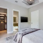 Villa Roxi, A Stylish 5Br Getaway With Pool In Coconut Grove
