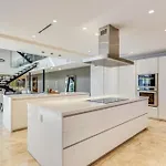 Villa Roxi, A Stylish 5Br Getaway With Pool In Coconut Grove