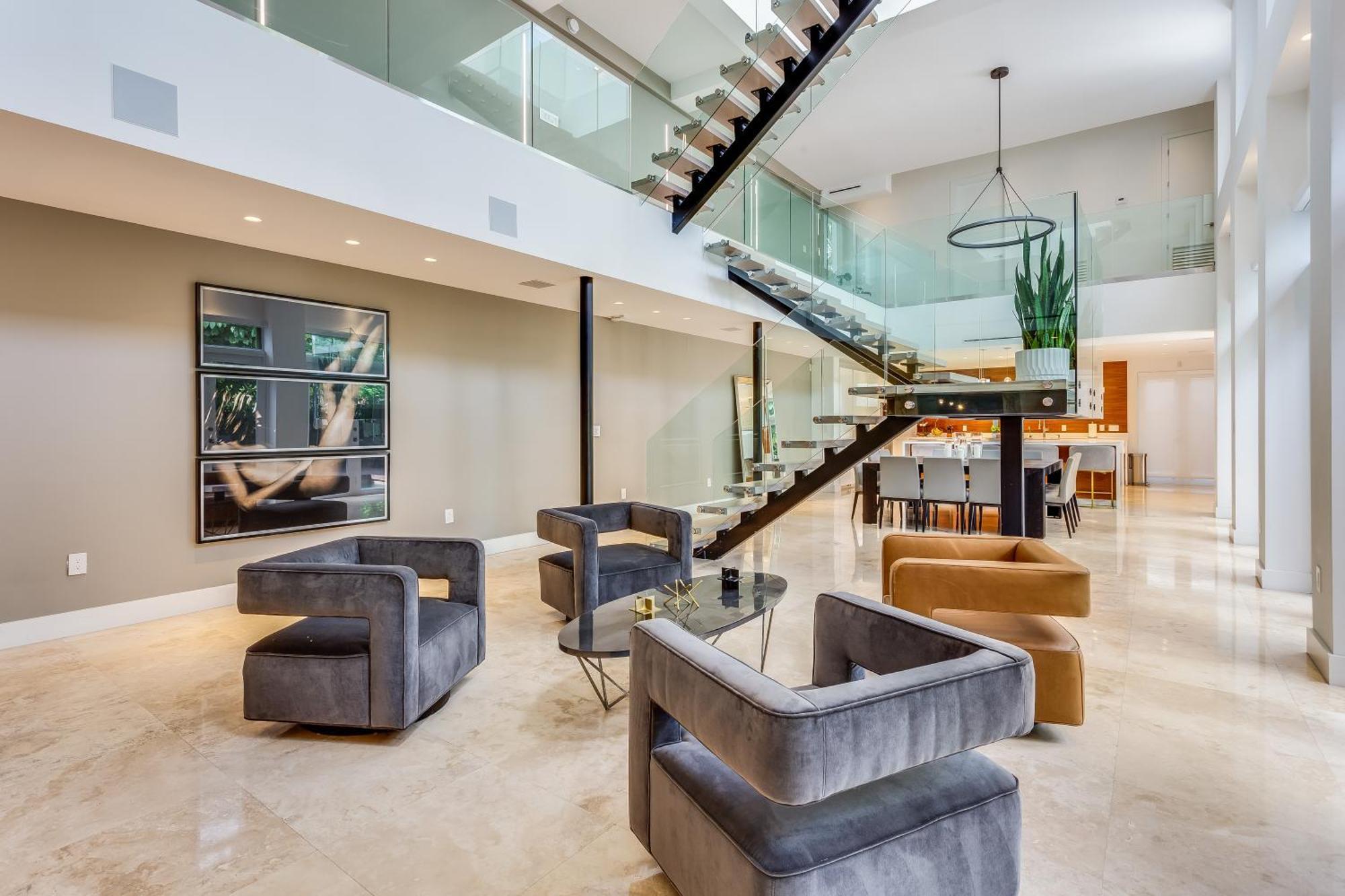 Roxi, A Stylish 5br Getaway With Pool In Coconut Grove