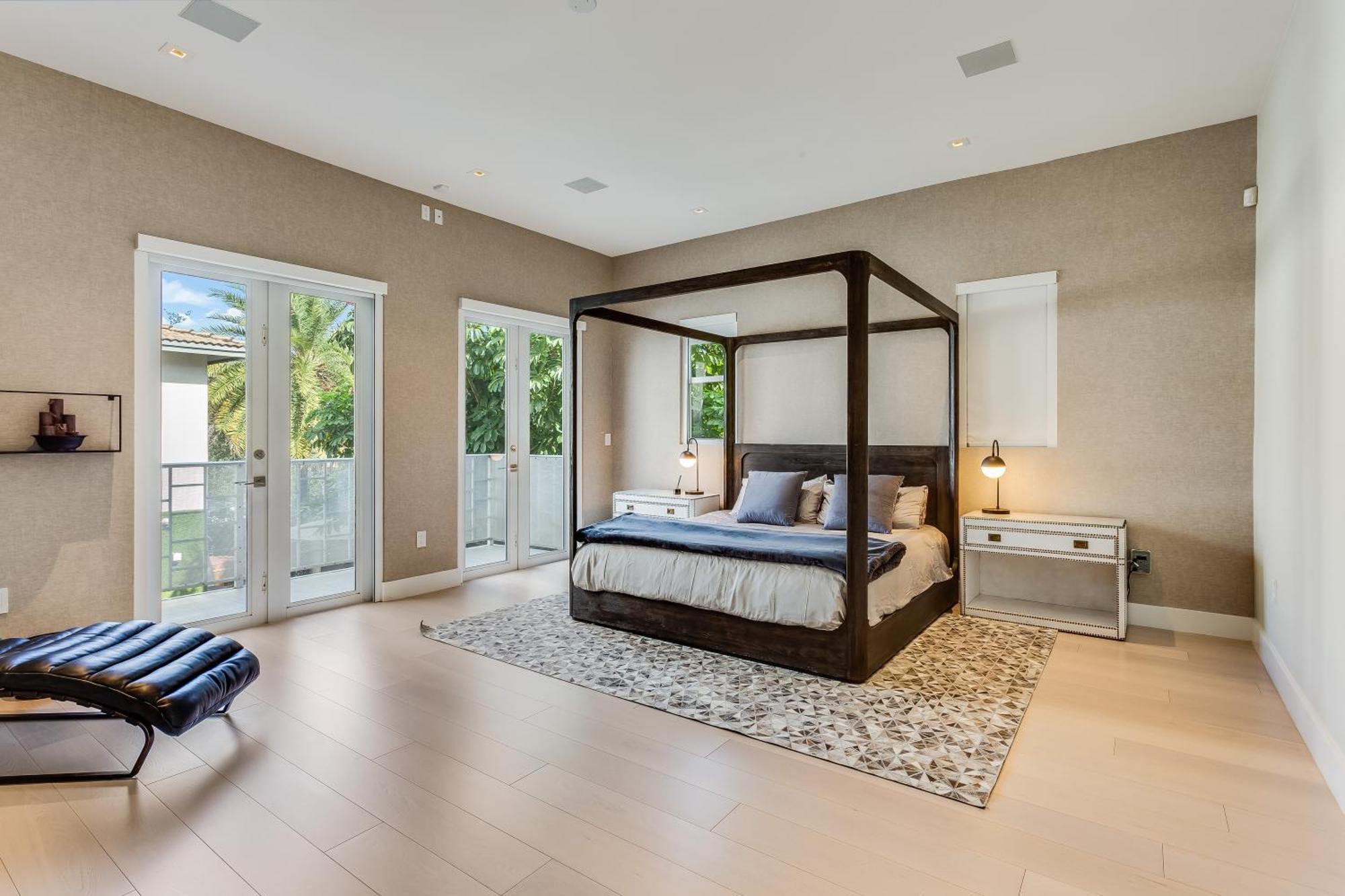 Villa Roxi, A Stylish 5br Getaway With Pool In Coconut Grove *