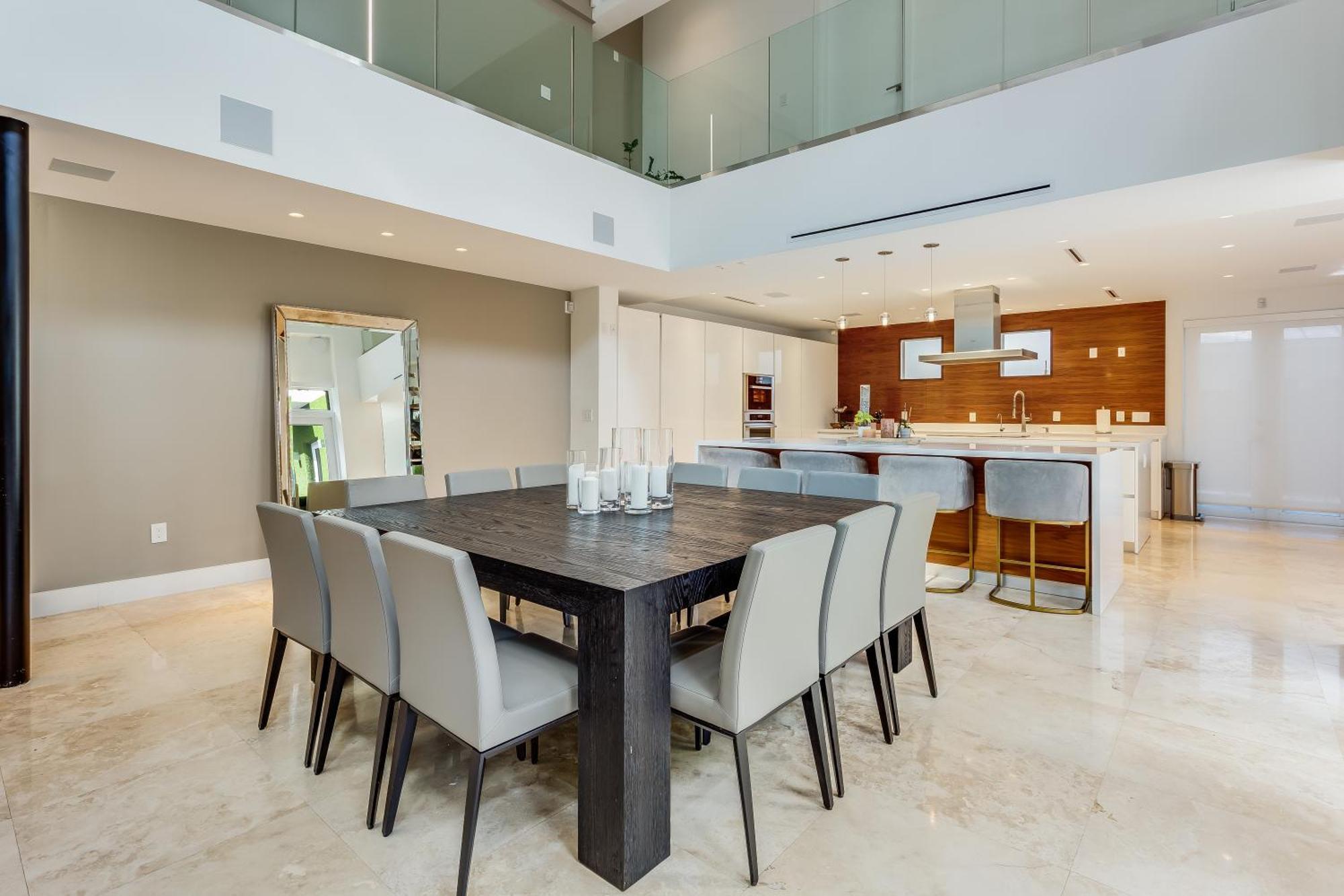 Villa Roxi, A Stylish 5br Getaway With Pool In Coconut Grove